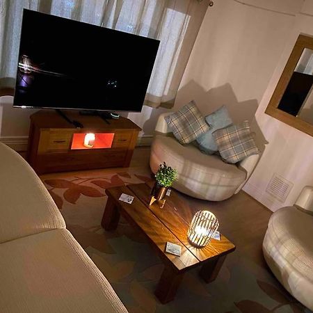 Spacious 2 Bed Apartment, Close To Village Shops Cardiff Ngoại thất bức ảnh