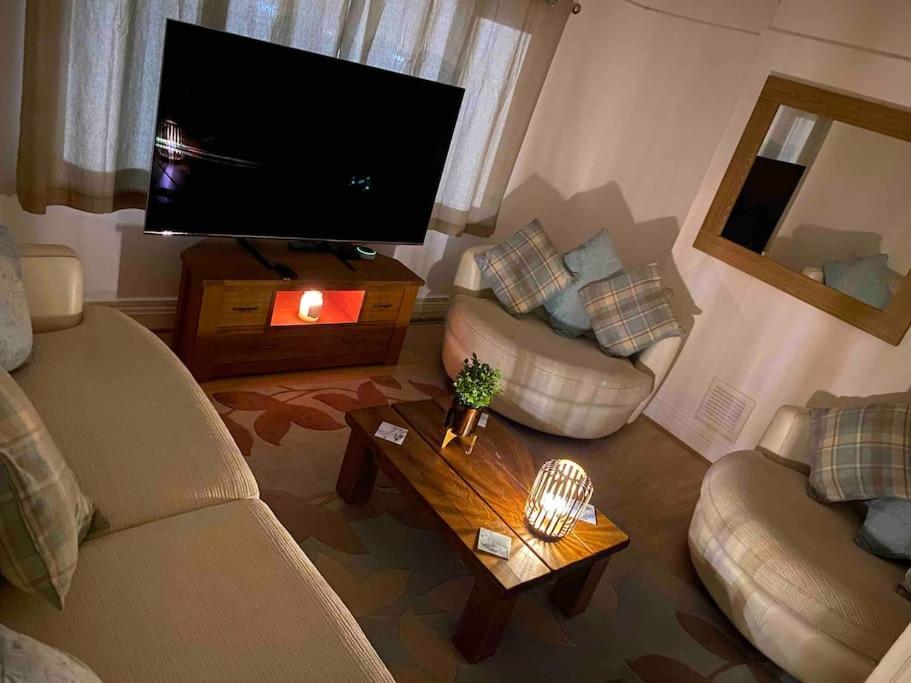 Spacious 2 Bed Apartment, Close To Village Shops Cardiff Ngoại thất bức ảnh