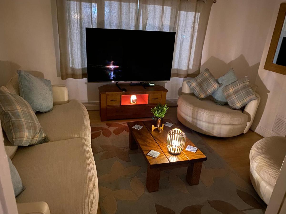 Spacious 2 Bed Apartment, Close To Village Shops Cardiff Ngoại thất bức ảnh